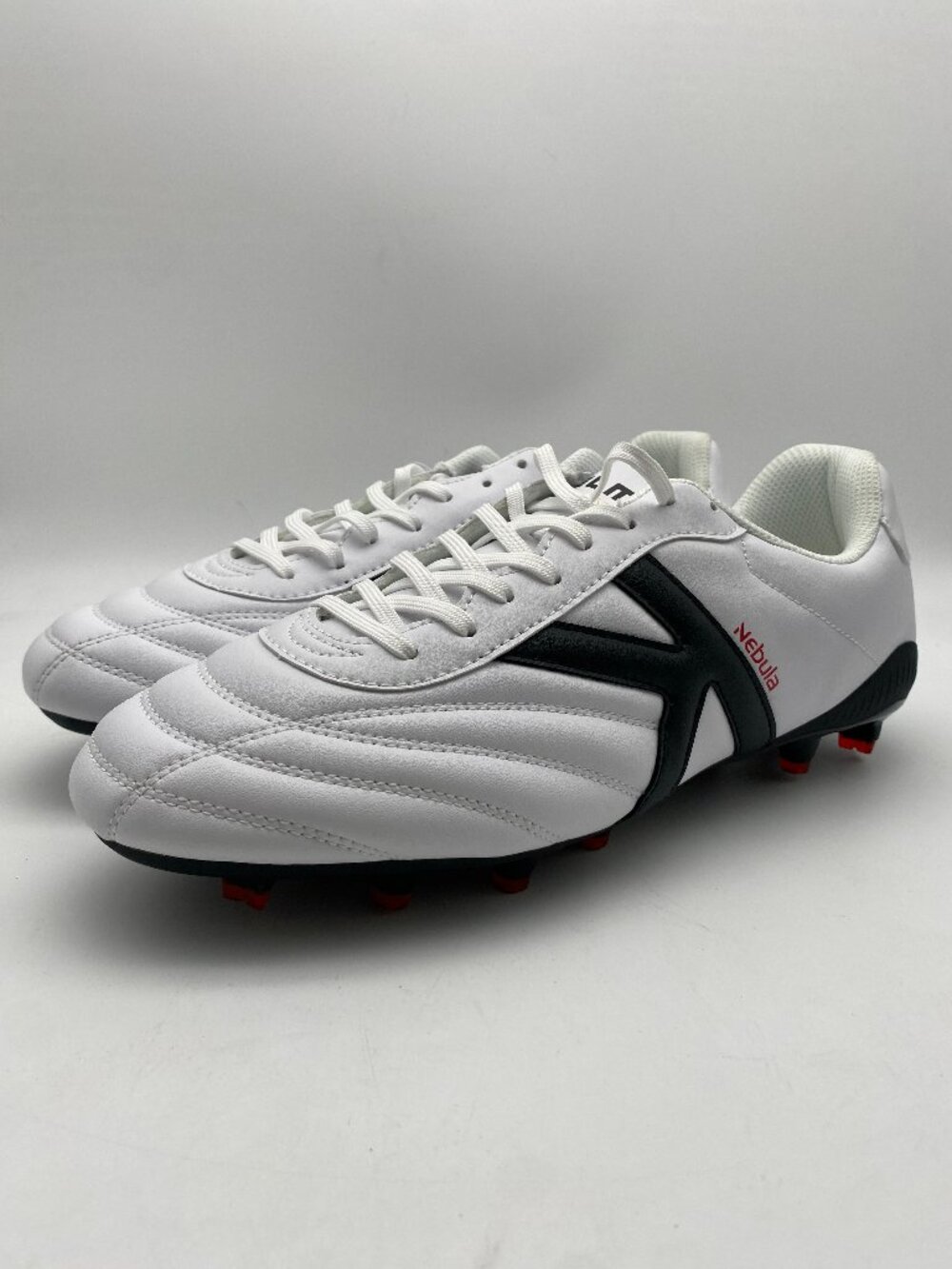KELME SOCCER CLEATS WHITE/BLACK US MEN'S SIZE 12